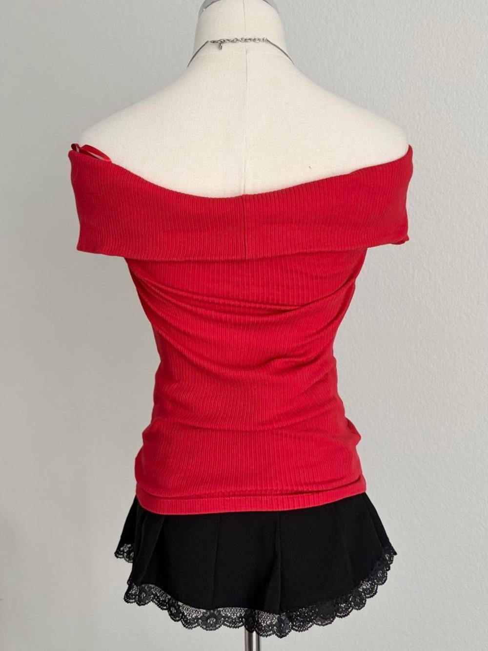 Off-Shoulder Ribbed Red Women’s Top - Picture 3 of 6